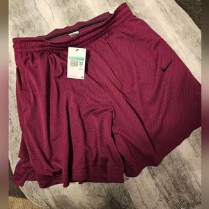 NWT Men's Nike Loose Fit Mid Thigh Shorts Sz XL Fuschia color 🔥